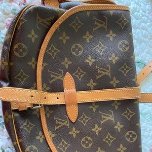 Louis Vuitton Vintage Monogram Saumur 25